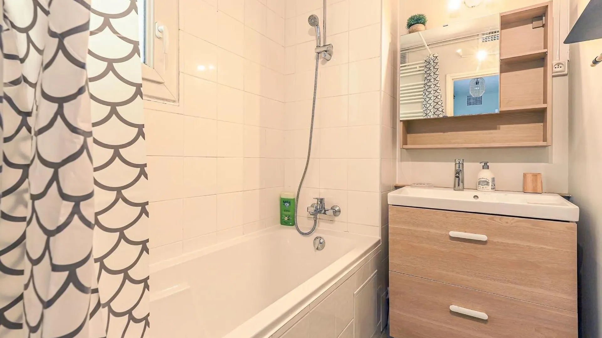 Apartman Beautiful And Spacious T3 With Balcony In Toulouse